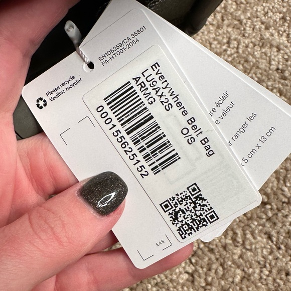 Lululemon Everywhere Belt Bag - Picture 4 of 4